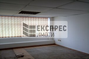  Zahnarztpraxis, Mladost 1