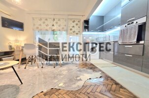 Нов, Обзаведен Тристаен апартамент, Център