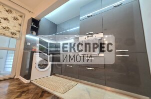 Нов, Обзаведен Тристаен апартамент, Център