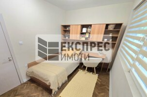 Нов, Обзаведен Тристаен апартамент, Център