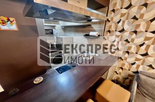  Studio, Greek area