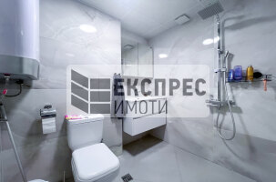 Furnished, completely renovated 3 bedroom apartment, Regional hospital