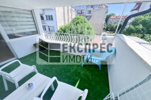 Furnished, completely renovated 3 bedroom apartment, Regional hospital