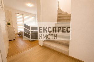 Möbliert, komplett renoviert 3 Schlafzimmer Wohnung, Regional hospital