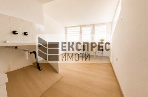 Möbliert, komplett renoviert 3 Schlafzimmer Wohnung, Regional hospital