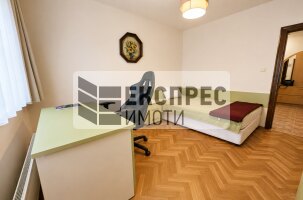 Furnished 2 bedroom apartment, Red Square