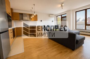 Луксозен Обзаведен Тристаен апартамент, Окръжна болница